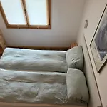 In 아파트 *